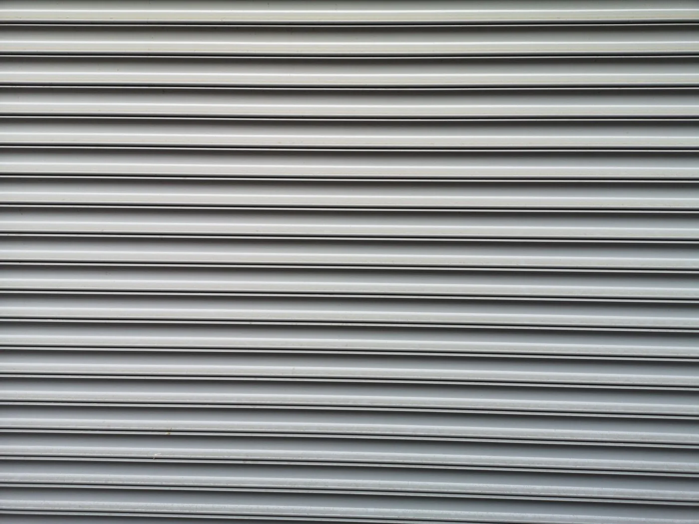 detail lamel kovových rolovacích vrat